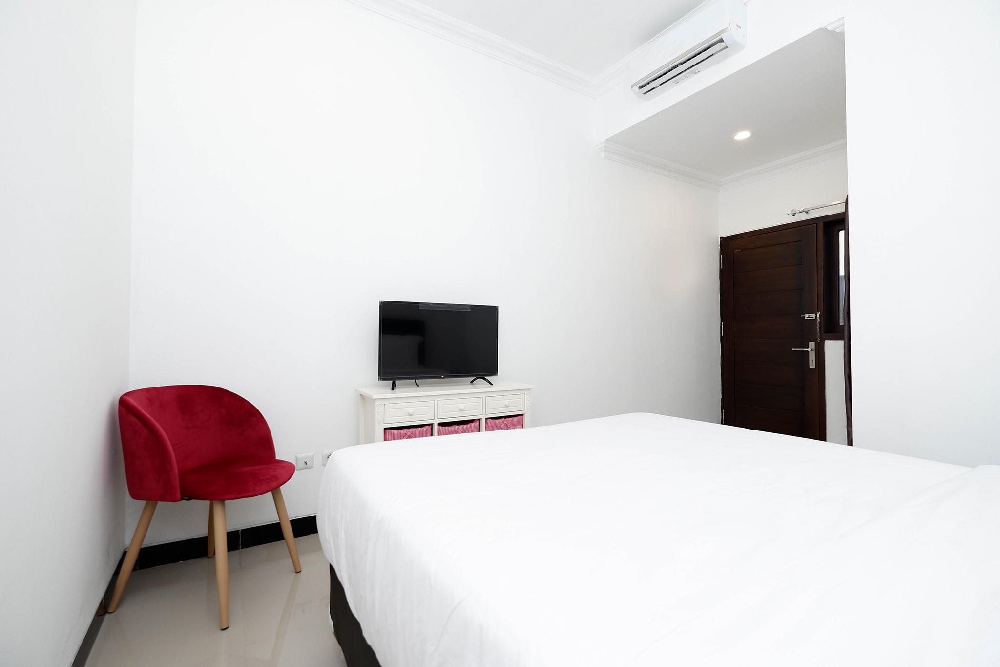 โอโย 1611 ร์ เดอโฮม Hotel Surakarta  ภายนอก รูปภาพ