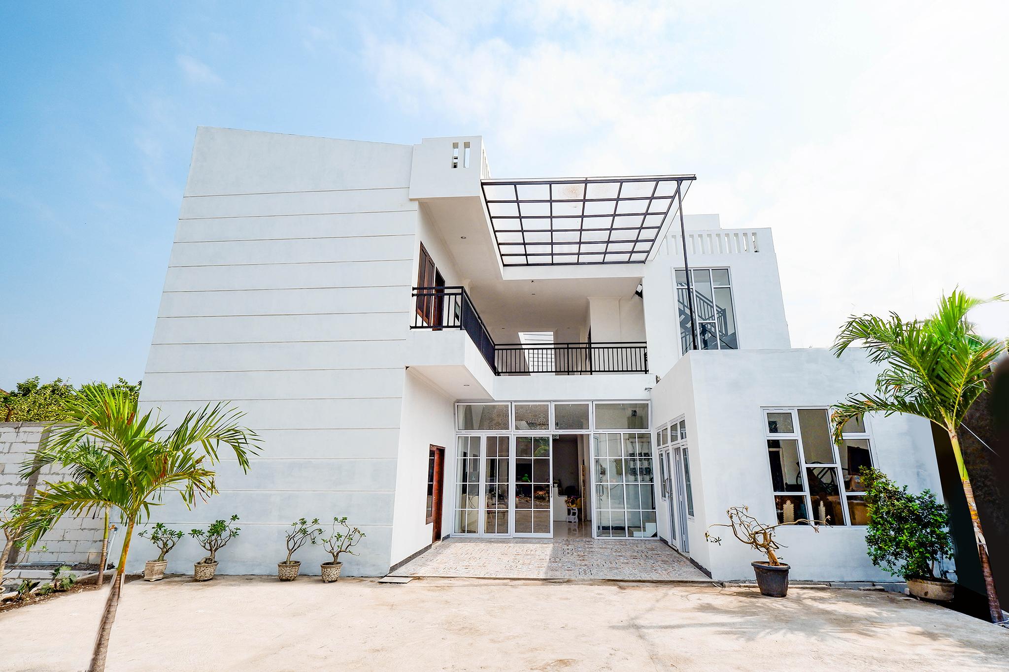 โอโย 1611 ร์ เดอโฮม Hotel Surakarta  ภายนอก รูปภาพ