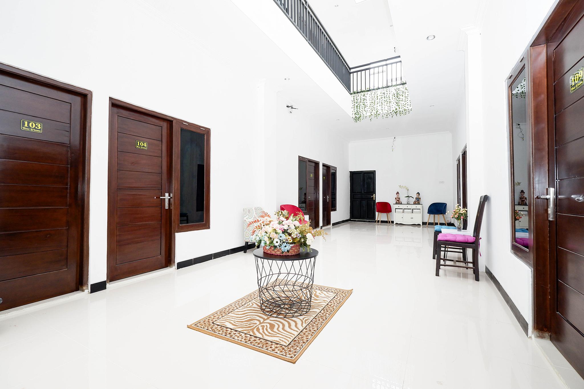 โอโย 1611 ร์ เดอโฮม Hotel Surakarta  ภายนอก รูปภาพ